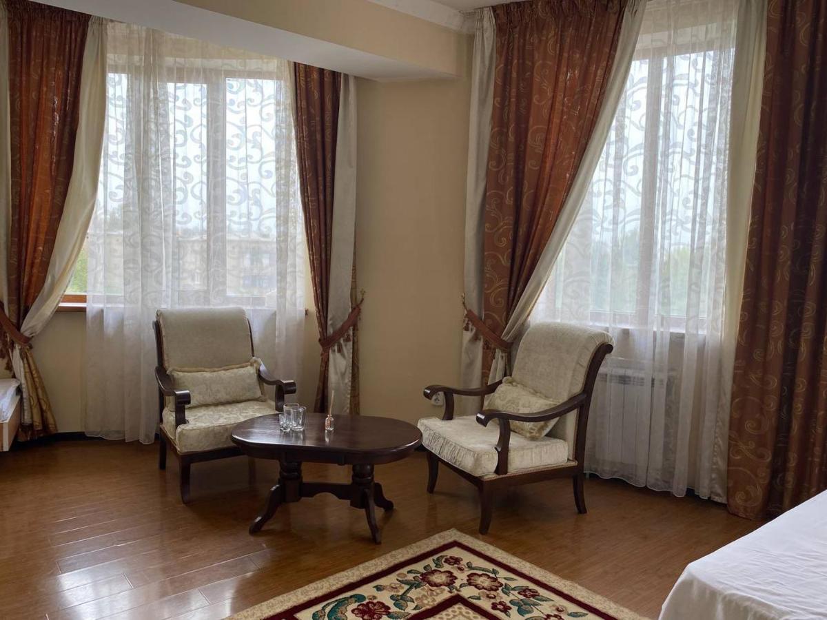 King House Hotel Бішкек Екстер'єр фото