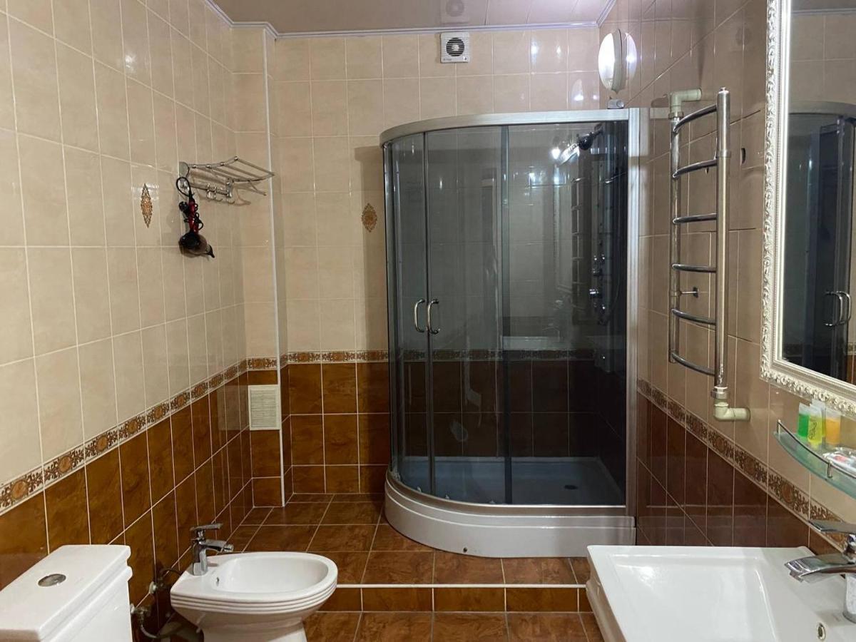 King House Hotel Бішкек Екстер'єр фото