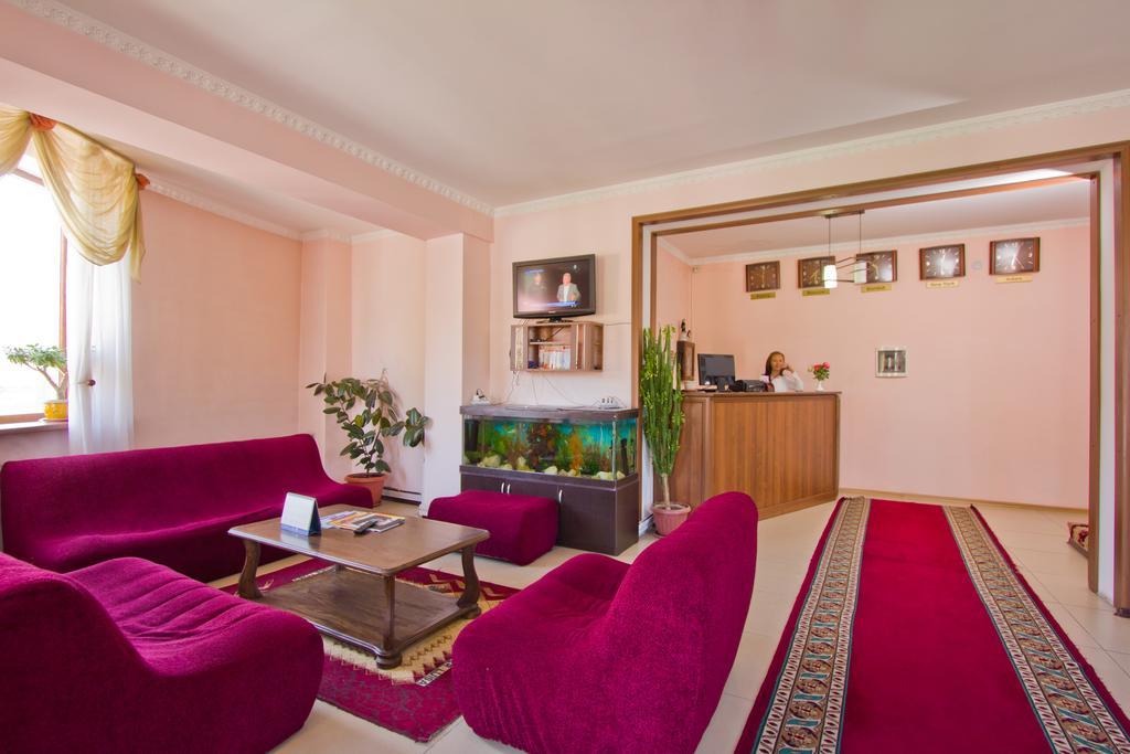 King House Hotel Бішкек Екстер'єр фото