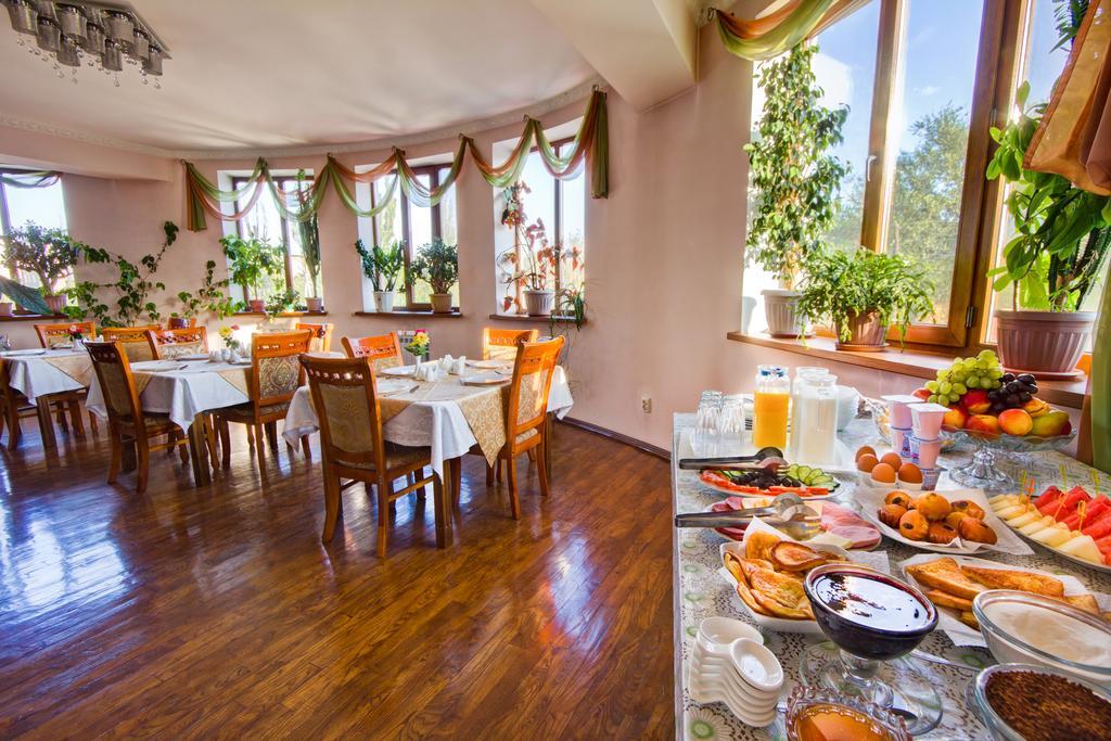 King House Hotel Бішкек Екстер'єр фото