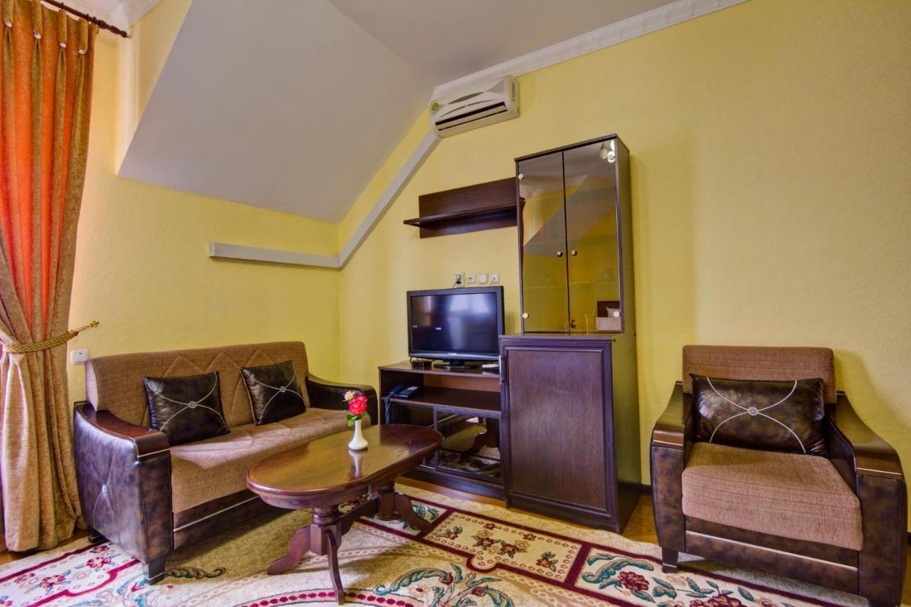King House Hotel Бішкек Екстер'єр фото