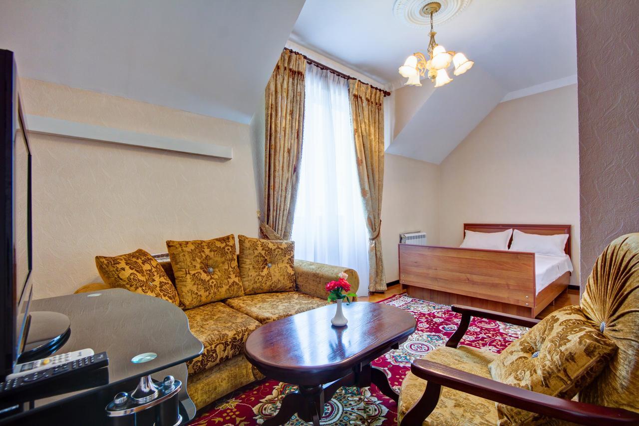 King House Hotel Бішкек Екстер'єр фото