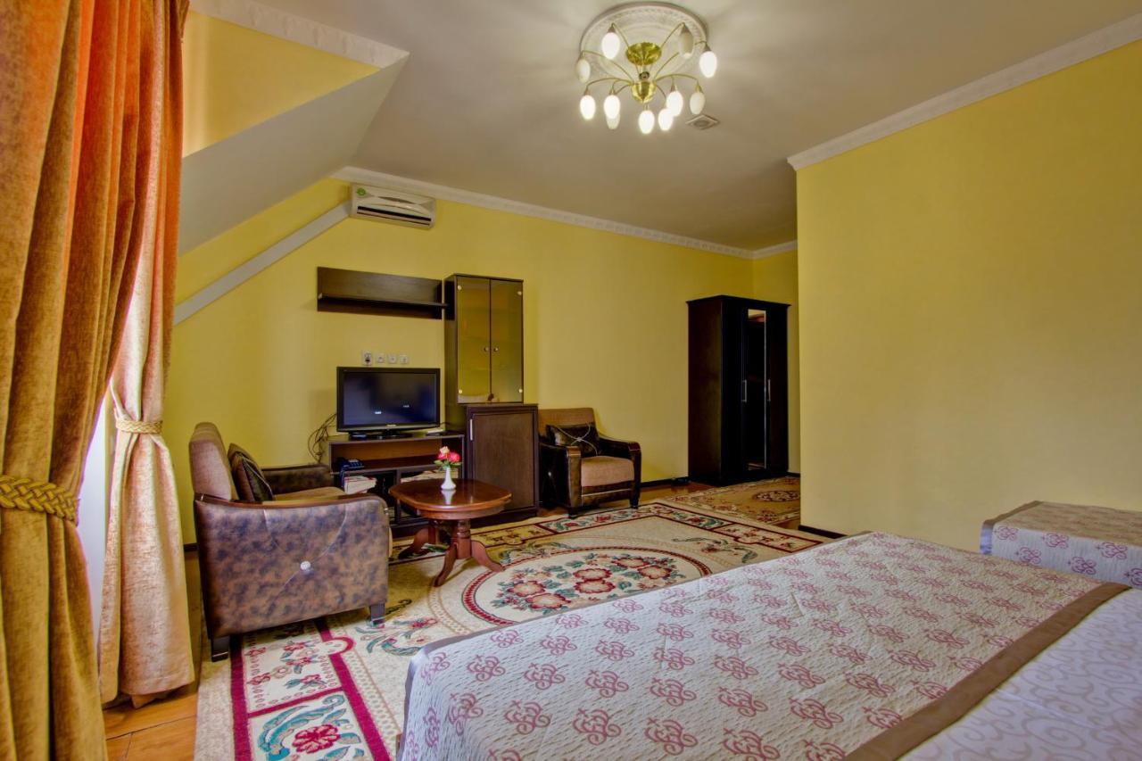 King House Hotel Бішкек Екстер'єр фото