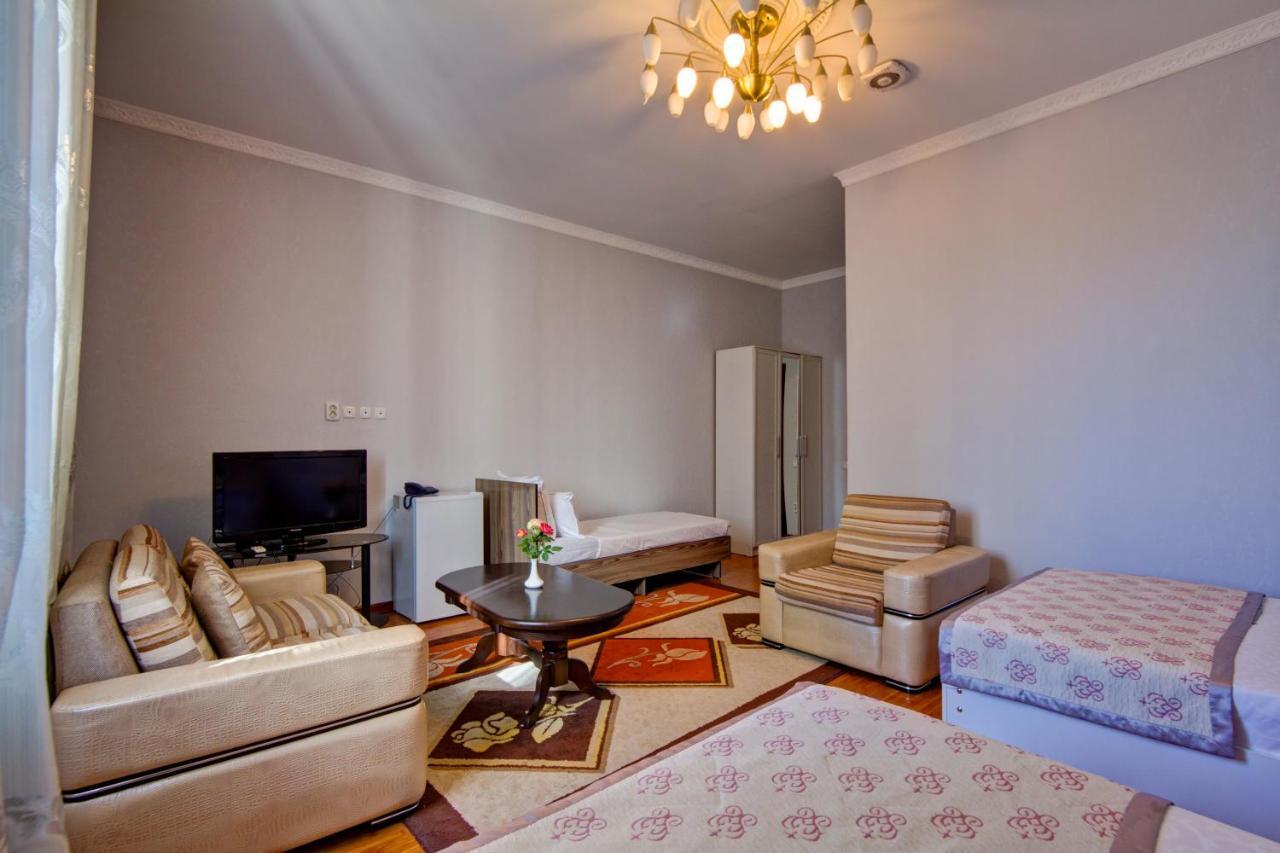 King House Hotel Бішкек Екстер'єр фото