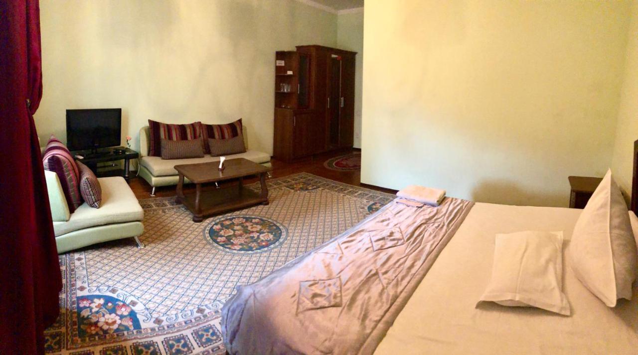 King House Hotel Бішкек Екстер'єр фото