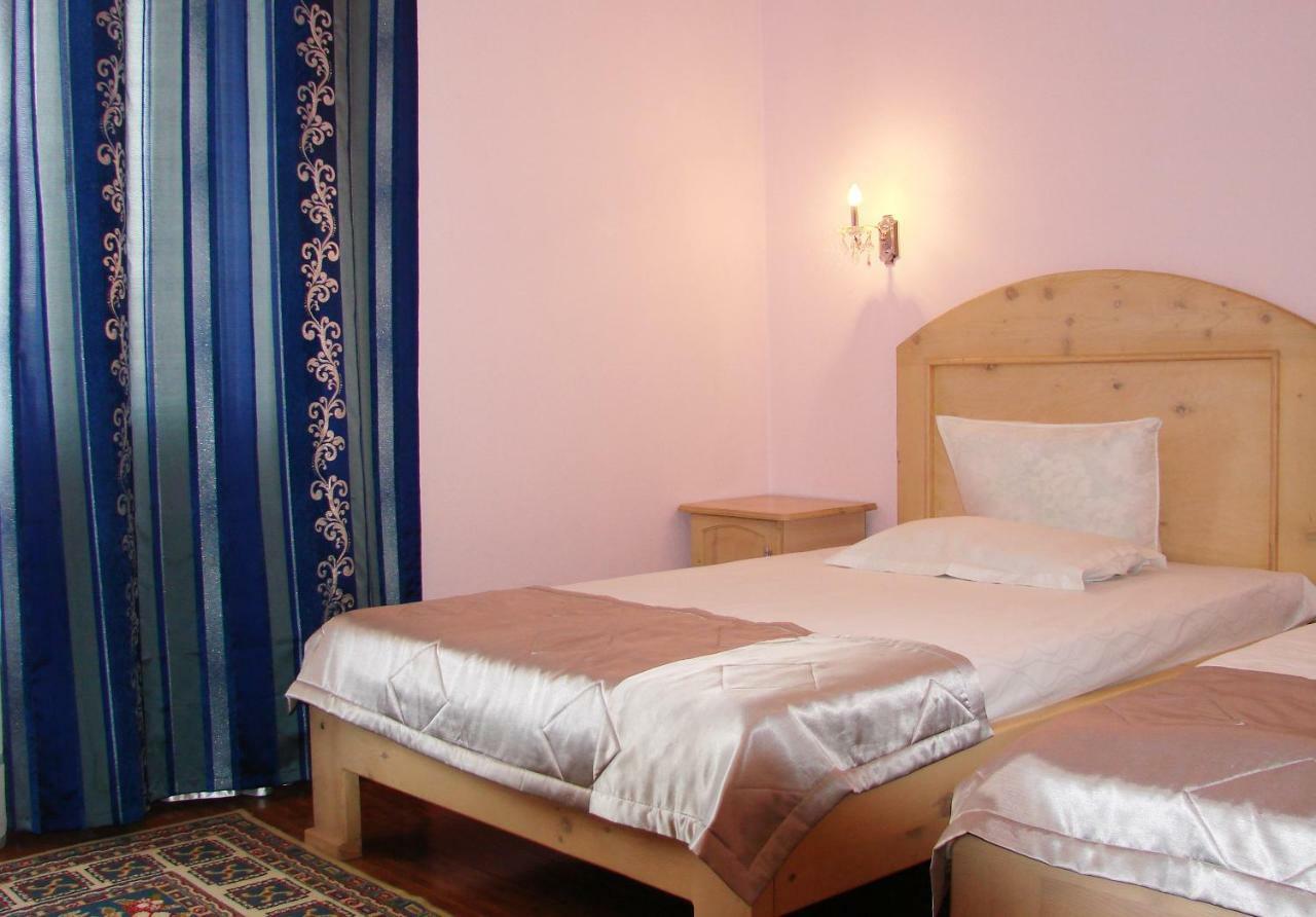 King House Hotel Бішкек Екстер'єр фото