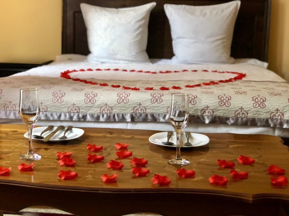 King House Hotel Бішкек Екстер'єр фото