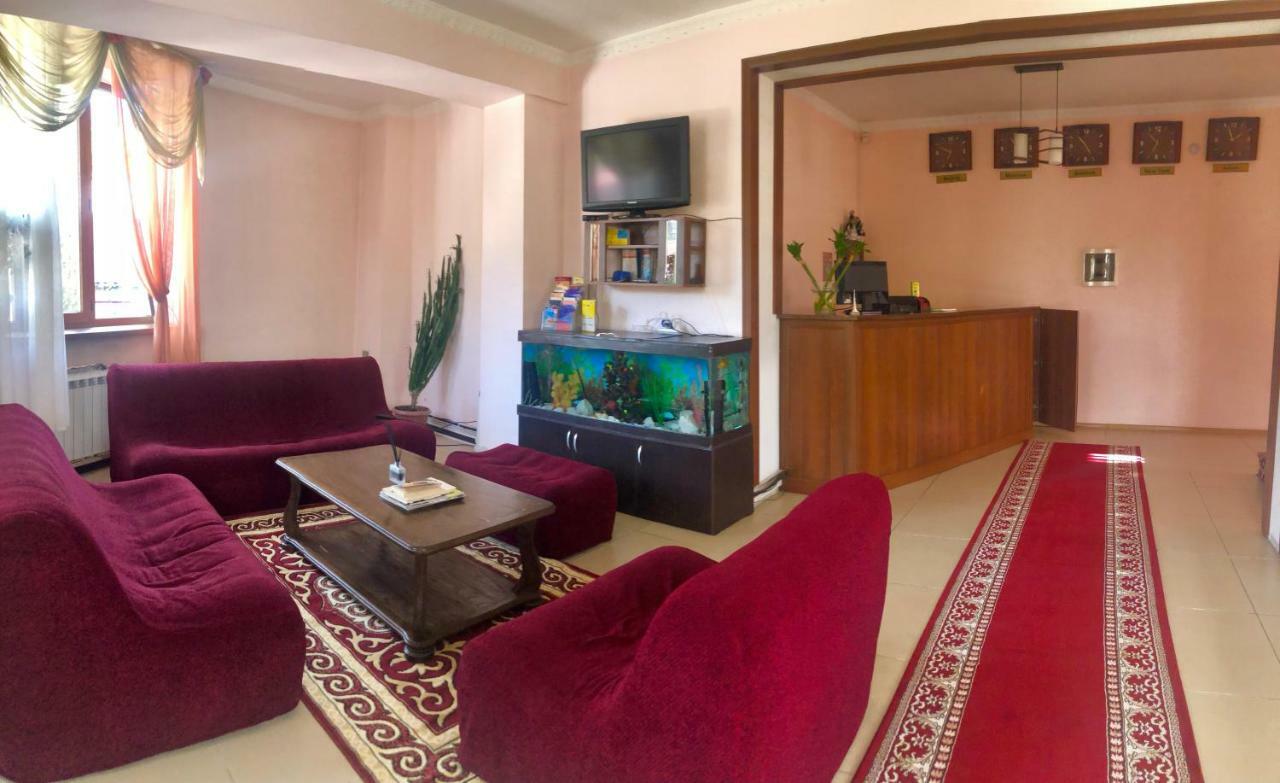 King House Hotel Бішкек Екстер'єр фото